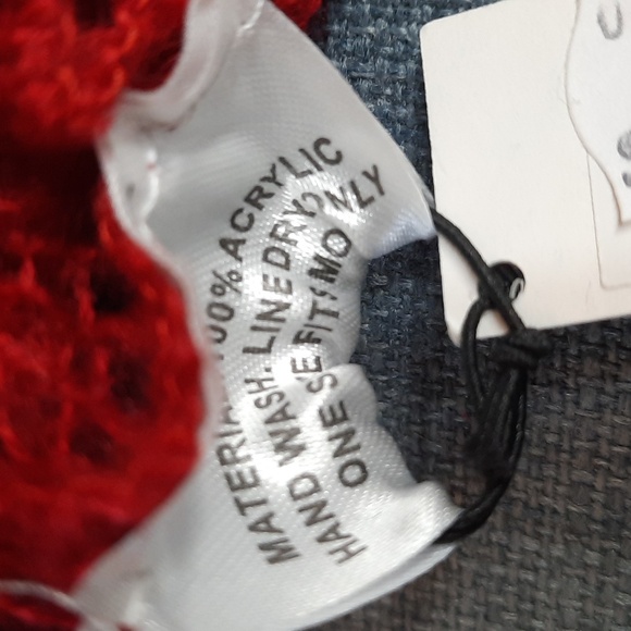 Cowl Scarf Two Tone Red Black Warm Cozy Woven Soft Acrylic Washable Beautiful - Picture 5 of 6